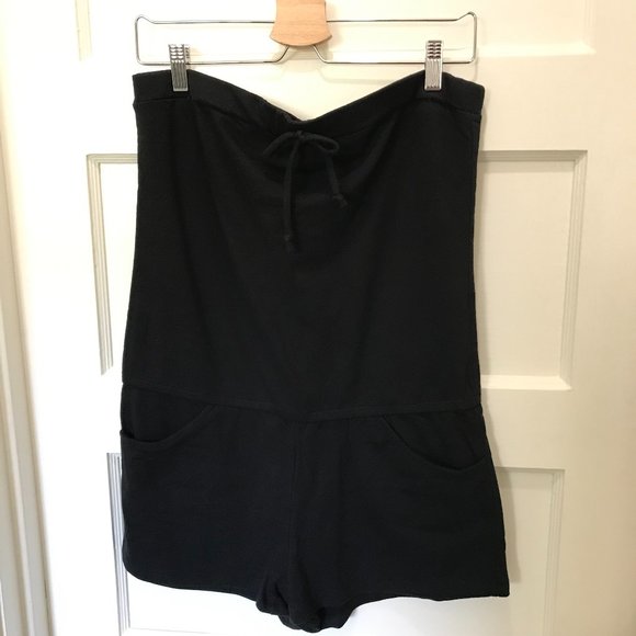 Black  strapless shorts romper L - Picture 1 of 4